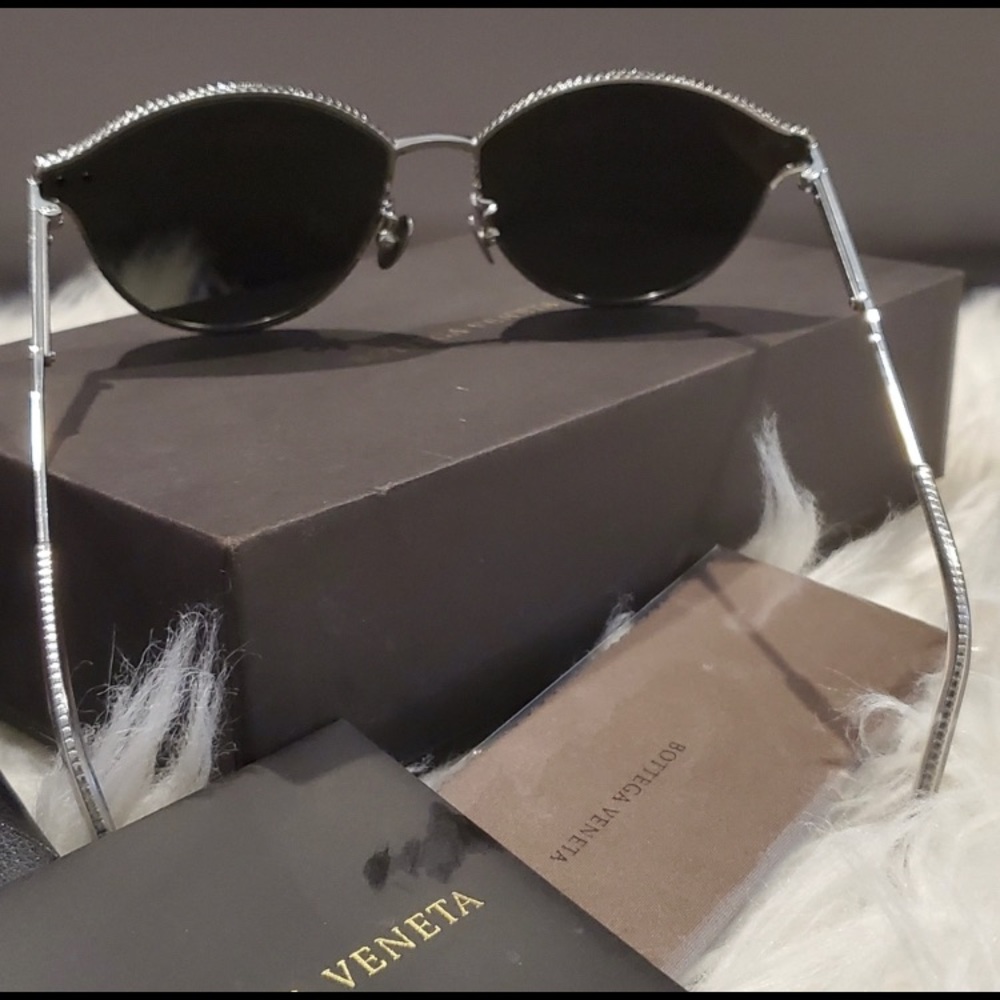 😍Bottega Veneta Round Frame Sunglasses Women’s msrp: $525 😯😯 - Picture 11 of 12